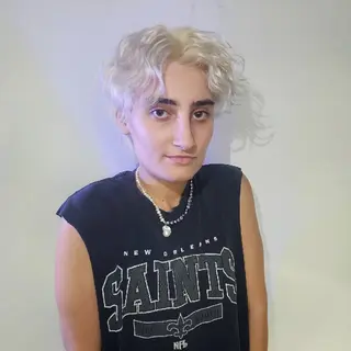 ショート Backbocker所属・ハイトーン/ブリーチ /デザインカラーのヘアスタイル