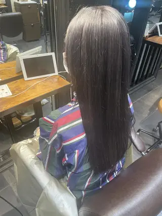 セミロング カラー ブリーチ＆縮毛矯正 🧸tomoki🧸のヘアスタイル