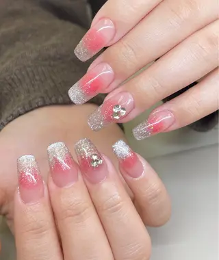 ネイル AngelChris ビューティーサロンのネイルデザイン