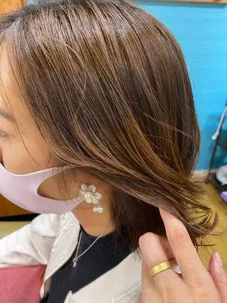 ショート カラー 佐治 梨乃のヘアスタイル