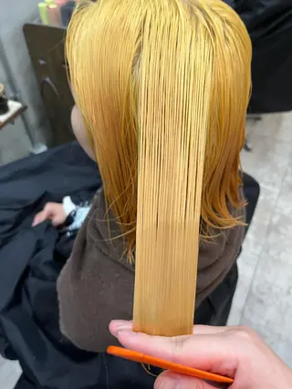 ミディアム カラー 艶髪/ハイトーン/ ヘアセット/モエノのヘアスタイル