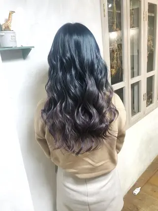 ロング カラー パーマ ヘアアレンジ 推し活専用 【派手髪】飯野ゆかりのヘアスタイル