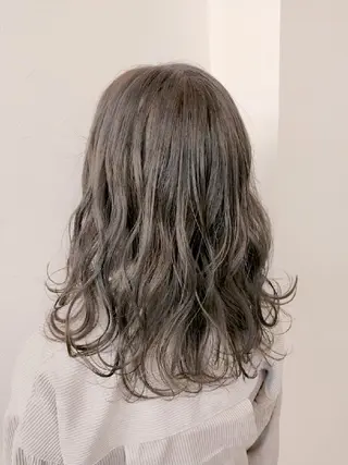 ミディアム カラー デザインカラー髪質 改善Lilithのその他イメージ