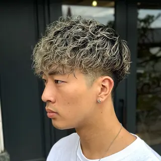 ショート パーマ メンズ 久保 貴大のヘアスタイル