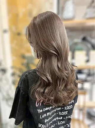 ロング misato/レイヤ ー/暗髪艶カラーのヘアスタイル