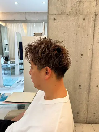 メンズ 渚杜/メンズパーマ/ ハイトーンメッシュのヘアスタイル