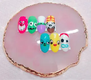 ネイル CROWN プライベートサロンのネイルデザイン