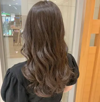 ロング カラー パーマ 下川 由貴のヘアスタイル