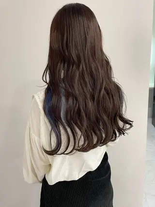 ロング カラー 岩田 萌那のヘアスタイル