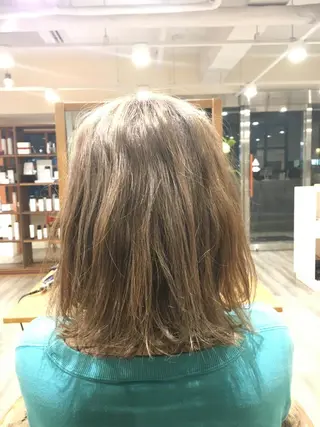 ミディアム カラー 牧野 ちおりのヘアスタイル