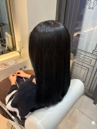 セミロング カラー 坂田 愛彩萌のヘアスタイル