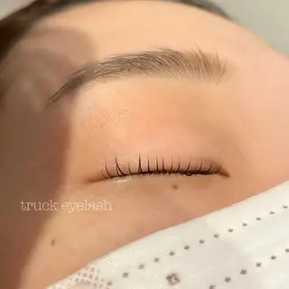 マツエク・マツパ truck阿倍野所属・truck 渡邊 侑季の眉毛・アイブロウイメージ