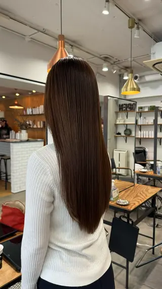 カラー meuz コトハのヘアスタイル