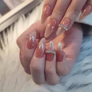 ネイル RUNWAY 　　の眉毛・アイブロウイメージ