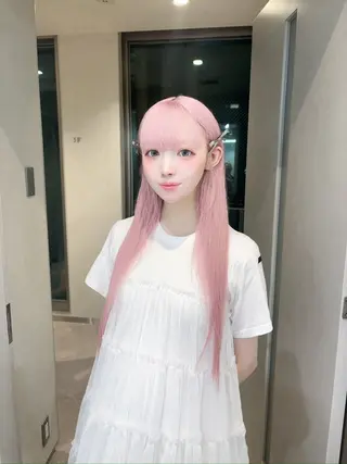 ロング カラー ハイトーン/ピンク カラー/めい🎀のヘアスタイル