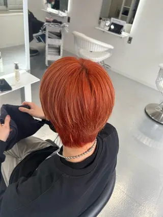 ショート あやめ🪽 オリーブ/ハイトーンのヘアスタイル