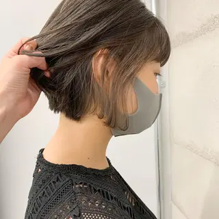 ショート カラー 透明感/オリーブ/ グレージュ/YUKAのヘアスタイル