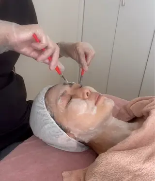 Eclavie所属・エクラヴィ 小顔・エイジングケアのエステ・リラクイメージ