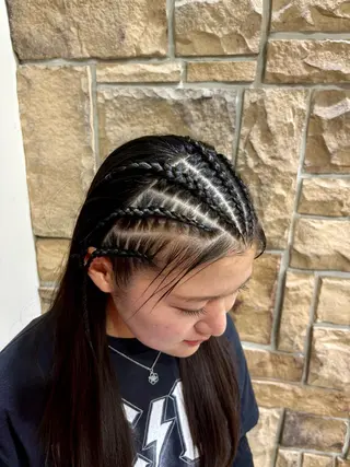 ロング ヘアアレンジ airi🌺特殊ヘア /コーンロウ⛓️🖤のヘアスタイル