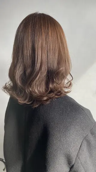 ミディアム カラー 🪐SOURCE 塚口　シマブクロ🪐のヘアスタイル