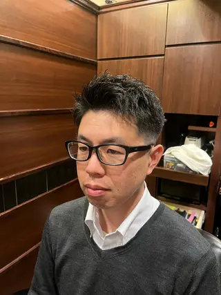 メンズ ヒロ銀座 川崎店所属・ヒロ銀座川崎 志田健介のヘアスタイル