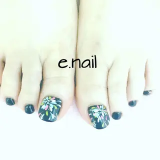 ネイル e.nail所属・和賀井 恵理のネイルデザイン