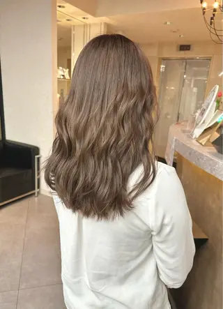 ロング カラー パーマ ヘアアレンジ ウルフとハイトーン みっちー✂️のヘアスタイル