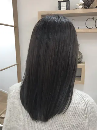 ミディアム カラー 工藤 梨花のヘアスタイル