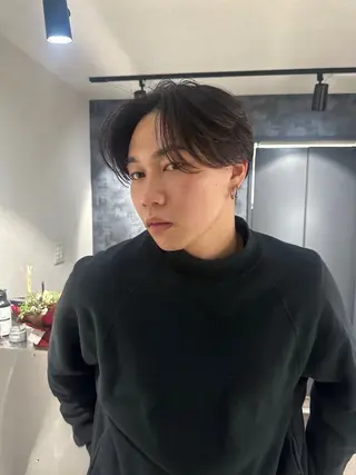 ミディアム パーマ メンズ SALOWIN 原宿 iori所属・🌟原宿指名No.1 センターパート⭐️のヘアスタイル