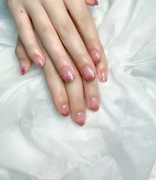 ネイル pink ladyサロン所属・べ にのネイルデザイン