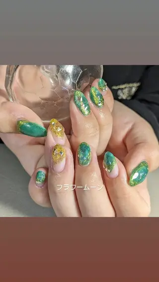 ネイル フラワー ムーンのネイルデザイン