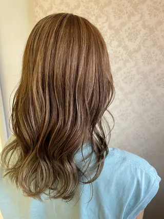 ミディアム ヒヨシ ルナのヘアスタイル