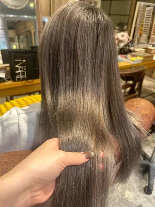 セミロング カラー 有薗 こころのヘアスタイル