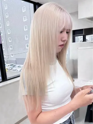 ロング 切りっぱなしボブイヤ リングカラー清水隆央のヘアスタイル