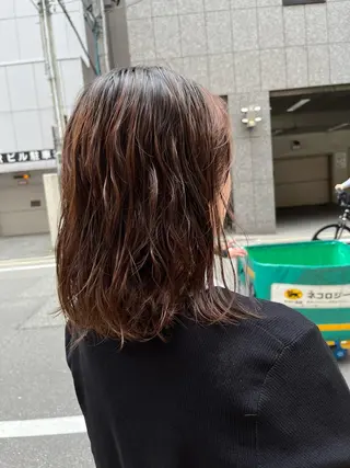 パーマ こまつばらみお/レイ ヤー/ダブルカラーのヘアスタイル
