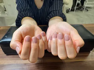 ネイル エーナイン　イオンモール苫小牧店所属・尾﨑 梨緒のネイルデザイン