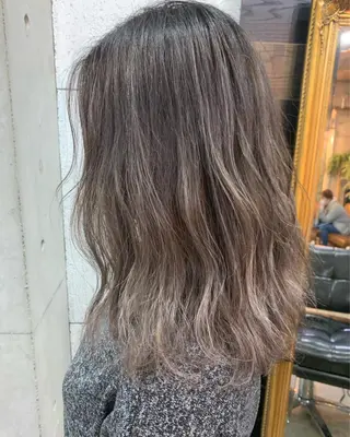 ミディアム カラー 西村あきや トレンド韓国ヘアのヘアスタイル