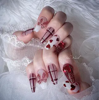 ネイル She   Nail所属・ISA_ BELLAのネイルデザイン