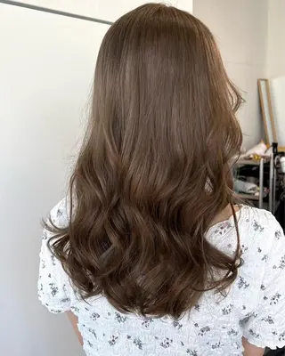 ロング カラー 🌈re-room EIKI🇰🇷のヘアスタイル