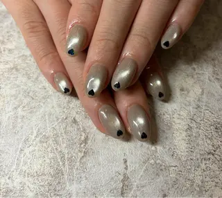 ネイル Lowé所属・Lowé みるくのネイルデザイン