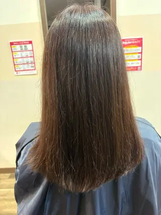 セミロング カラー 大通 若那のヘアスタイル