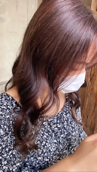 ロング 透け感ベージュ ／ミハルのヘアスタイル