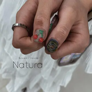 ネイル マツエク・マツパ アイブロウ beautyroom Naturaのネイルデザイン