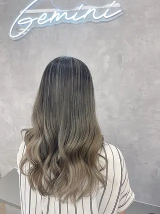 カラー Gemini代表 Maedaのヘアスタイル