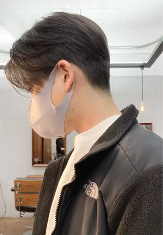 ショート メンズ 松岡 俊輔のヘアスタイル