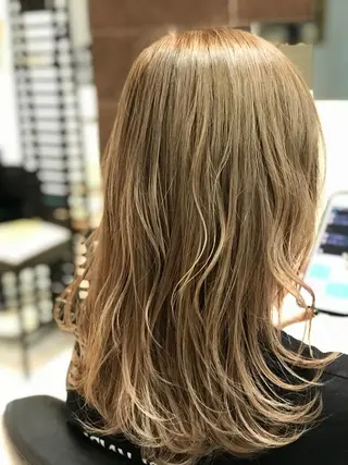 ミディアム カラー CiNEMA daikanyama所属・透明感カラー🫧 今泉健太のヘアスタイル