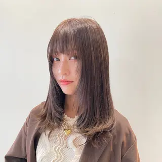 ミディアム 安西 香利奈のヘアスタイル