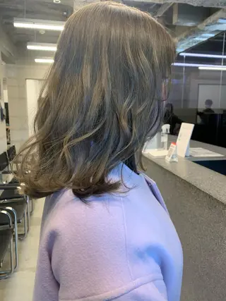 セミロング カラー 透明感/オリーブ/ グレージュ/YUKAのヘアスタイル