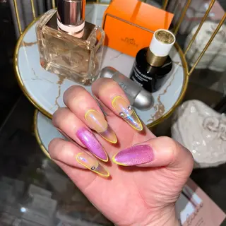 ネイル 信太 由貴子のネイルデザイン