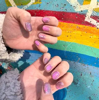 ネイル NANAE ネイル🌈虹のネイルデザイン